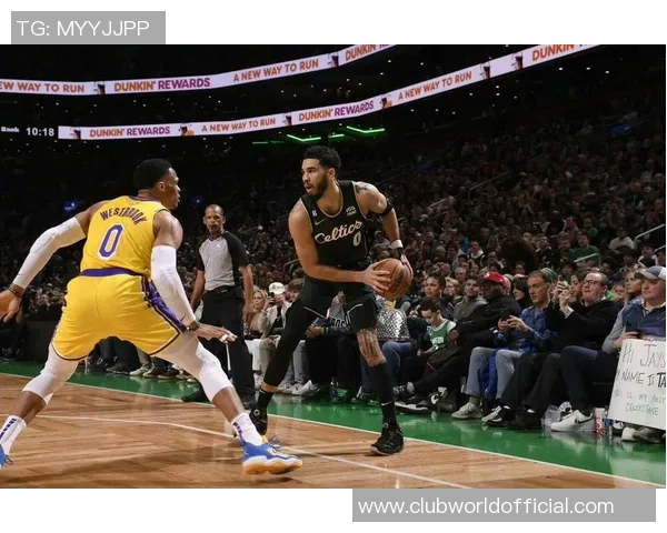 成都滑板队防守策略解析：如何在赛场上稳固防线与提升团队协作